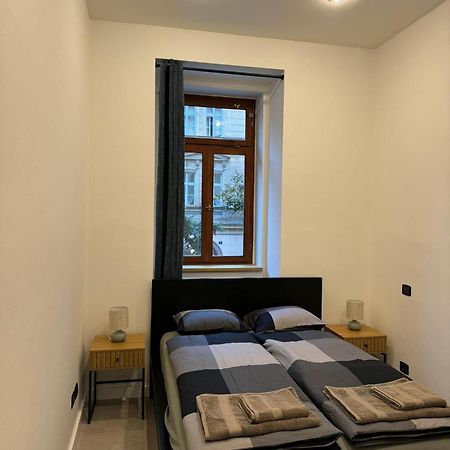 Cool Apartment With Small Balcony Near Florenc Прага Екстериор снимка